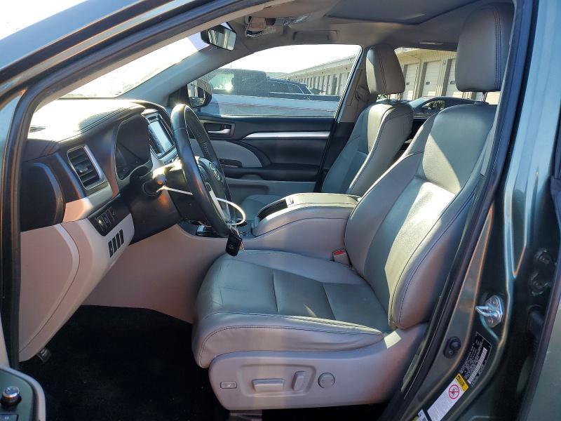 Photo 7 from auction – 2019 TOYOTA HIGHLANDER with VIN 5TDJZRFH4KS996401
