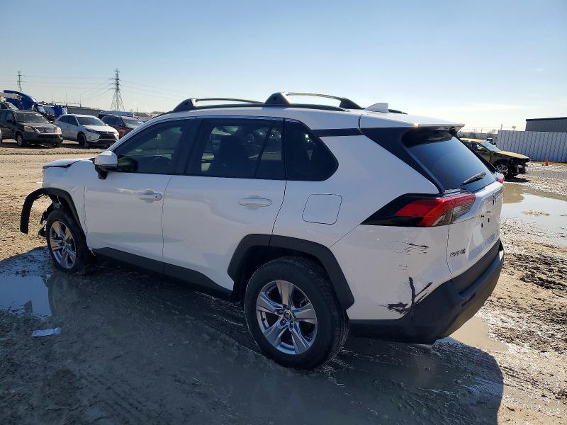 Photo 2 from auction – 2022 TOYOTA RAV4 XLE with VIN 2T3W1RFV7NC203261