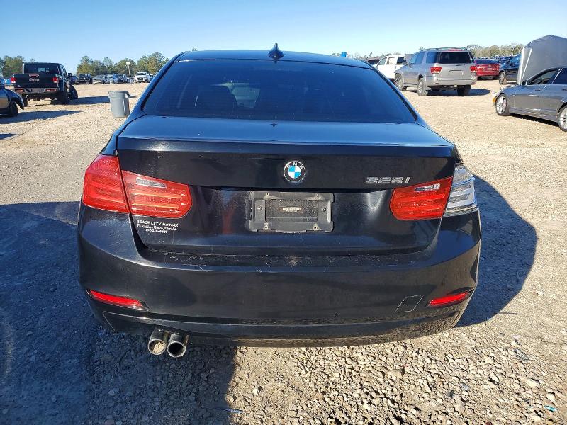 Photo 6 from auction – 2013 BMW 328 with VIN WBA3C1C57DK104073