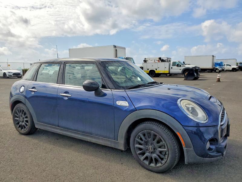 Photo 4 from auction – 2016 MINI COOPER S with VIN WMWXU3C59G2D29774