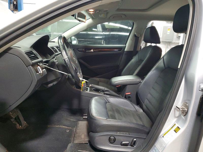 Photo 7 from auction – 2015 VOLKSWAGEN PASSAT SEL with VIN 1VWCS7A30FC123231