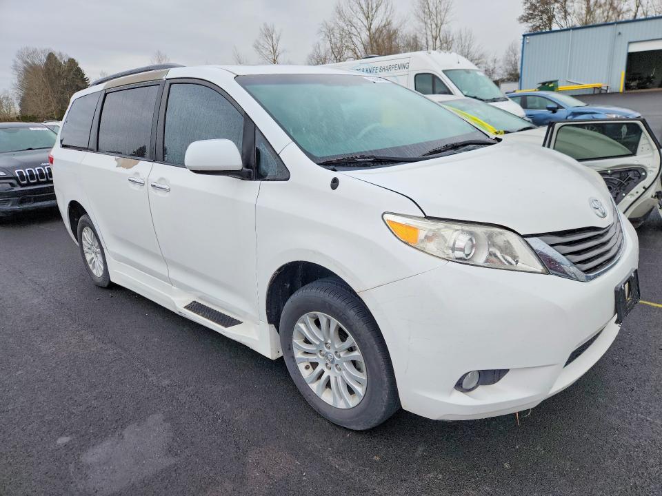 Photo 4 from auction – 2013 TOYOTA SIENNA with VIN 5TDYK3DC6DS291044