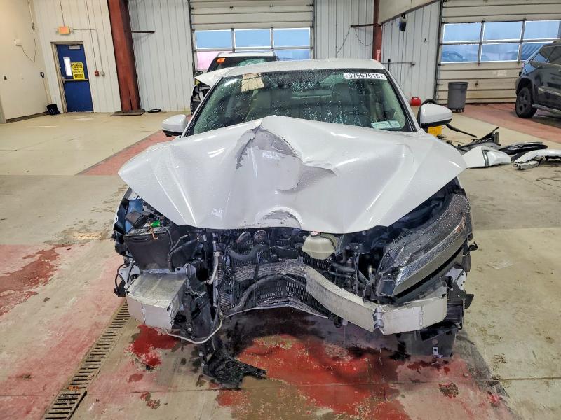 Photo 5 from auction – 2018 HONDA CLARITY with VIN JHMZC5F37JC010116