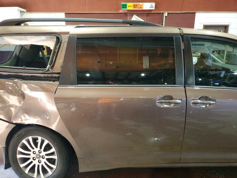 Photo 11 from auction – 2018 TOYOTA SIENNA XLE with VIN 5TDYZ3DC5JS955454