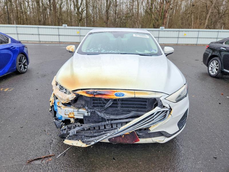 Photo 5 from auction – 2019 FORD FUSION with VIN 3FA6P0LUXKR109109