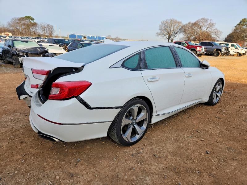 Photo 3 from auction – 2018 HONDA ACCORD TOU with VIN 1HGCV1F91JA218469
