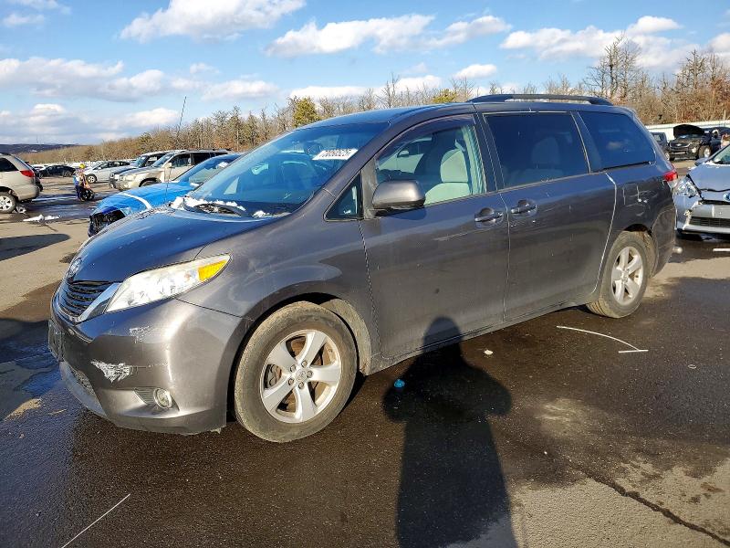 Photo 1 from auction – 2014 TOYOTA SIENNA LE with VIN 5TDKK3DC3ES418419