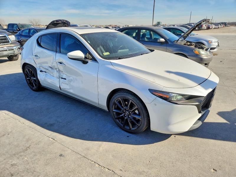Photo 4 from auction – 2023 MAZDA 3 PREMIUM with VIN JM1BPBMM9P1619469