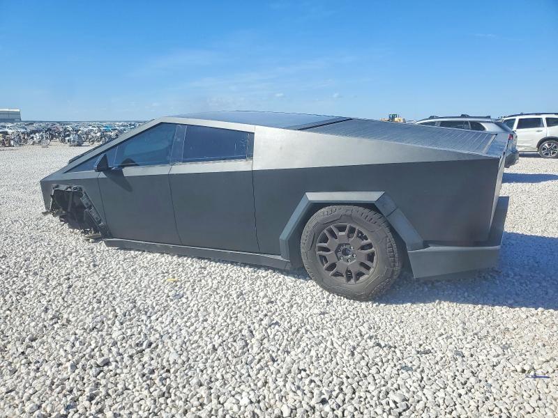 Photo 2 from auction – 2024 TESLA CYBERTRUCK with VIN 7G2CEHEE9RA025912