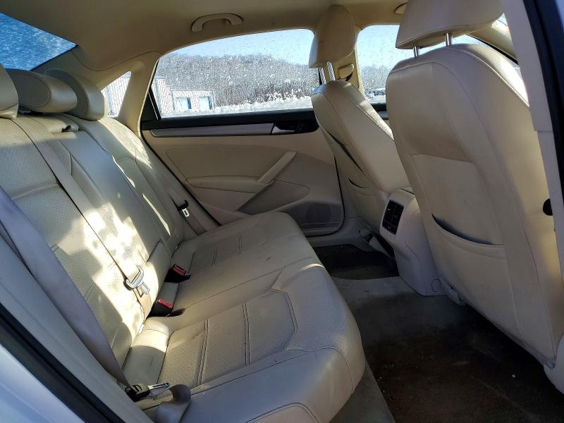Photo 10 from auction – 2014 VOLKSWAGEN PASSAT with VIN 1VWBT7A39EC072111