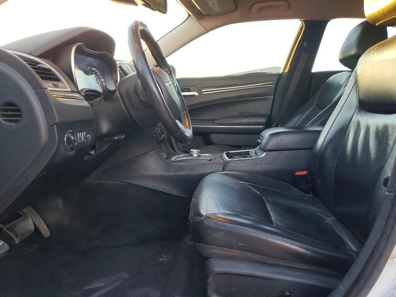 Photo 7 from auction – 2016 CHRYSLER 300 LIMITE with VIN 2C3CCARG2GH190906