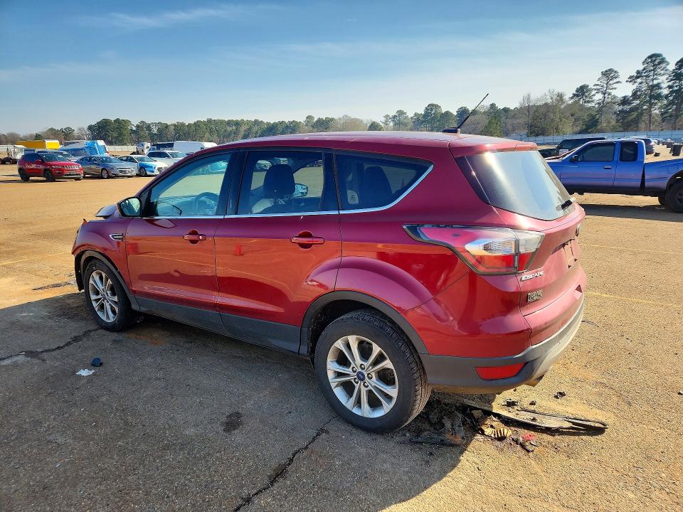 Photo 2 from auction – 2017 FORD ESCAPE with VIN 1FMCU0GD1HUA81018
