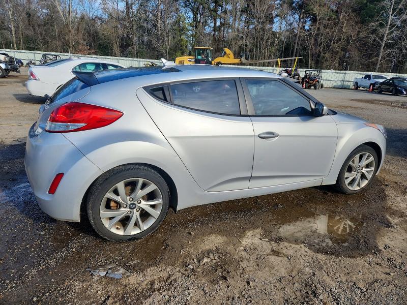 Photo 3 from auction – 2016 HYUNDAI VELOSTER with VIN KMHTC6AD1GU280440