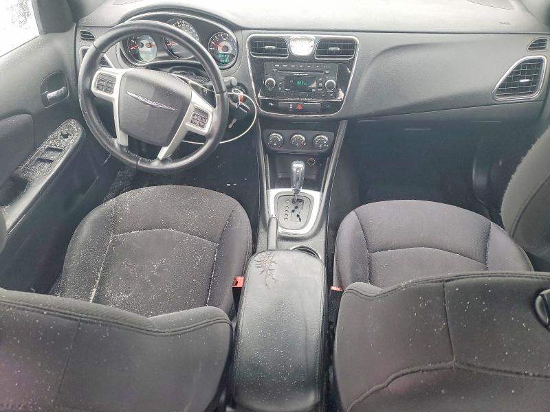 Photo 8 from auction – 2014 CHRYSLER 200 TOURIN with VIN 1C3CCBBG2EN204257