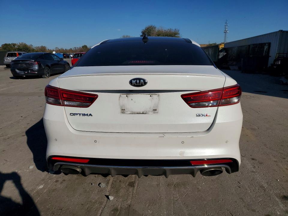 Photo 6 from auction – 2017 KIA OPTIMA with VIN 5XXGV4L24HG147629