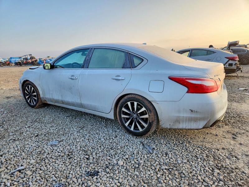 Photo 2 from auction – 2017 NISSAN ALTIMA with VIN 1N4AL3AP9HC193872