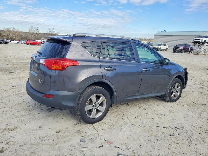 Photo 3 from auction – 2015 TOYOTA RAV4 XLE with VIN 2T3RFREV2FW309634