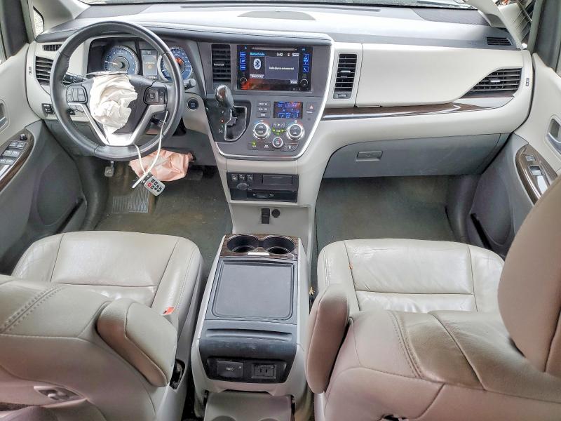 Photo 8 from auction – 2017 TOYOTA SIENNA with VIN 5TDYZ3DCXHS851696