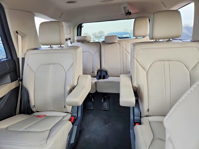 Photo 10 from auction – 2023 FORD EXPEDITION with VIN 1FMJU1K82PEA65023