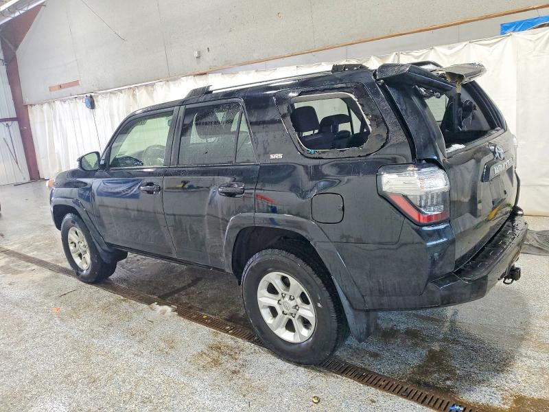 Photo 2 from auction – 2021 TOYOTA 4RUNNER SR with VIN JTEMU5JR0M5865927