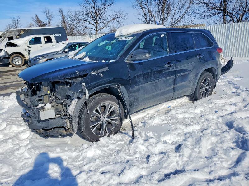 TOYOTA HIGHLANDER 2019 with VIN 5TDBZRFH3KS951616 - Photo from auction