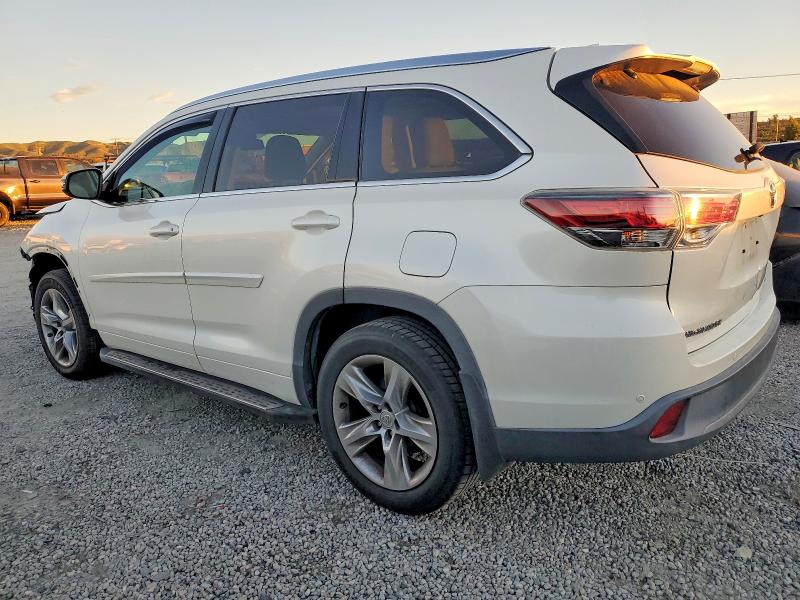 Photo 2 from auction – 2014 TOYOTA HIGHLANDER with VIN 5TDYKRFH3ES015496