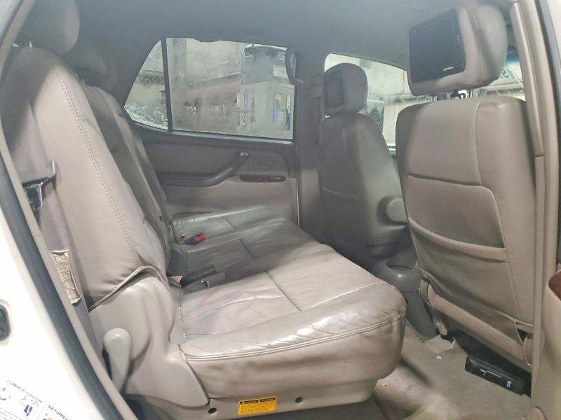 Photo 11 from auction – 2004 TOYOTA SEQUOIA SR with VIN 5TDZT34A34S217399
