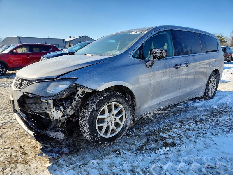 CHRYSLER PACIFICA T 2017 with VIN 2C4RC1DG2HR522819 - Photo from auction