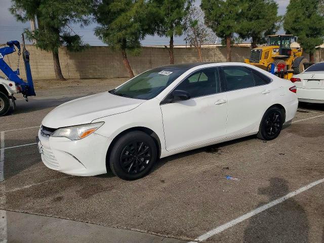 Photo 1 from auction – 2017 TOYOTA CAMRY LE with VIN 4T1BF1FK6HU806446