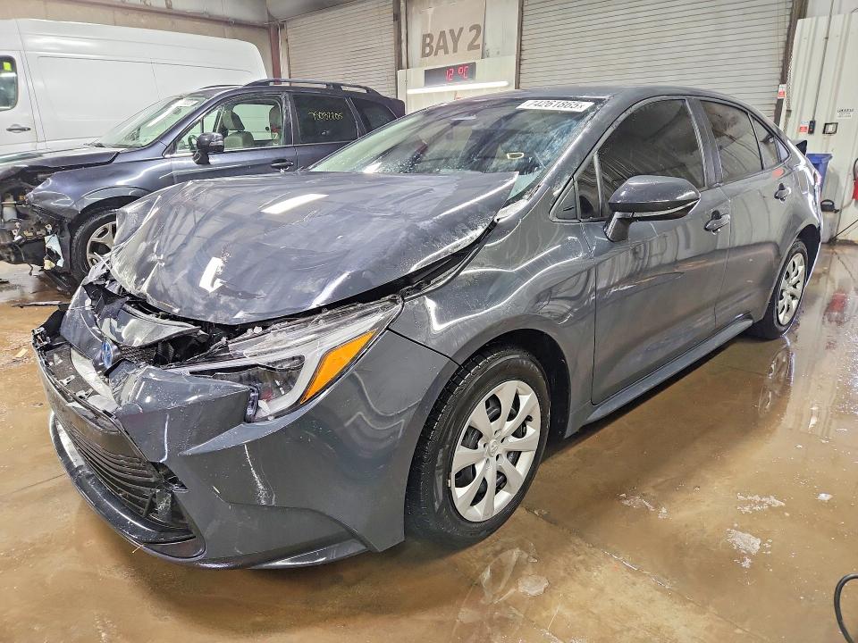 TOYOTA COROLLA 2025 with VIN JTDBCMFE5S3100915 - Photo from auction