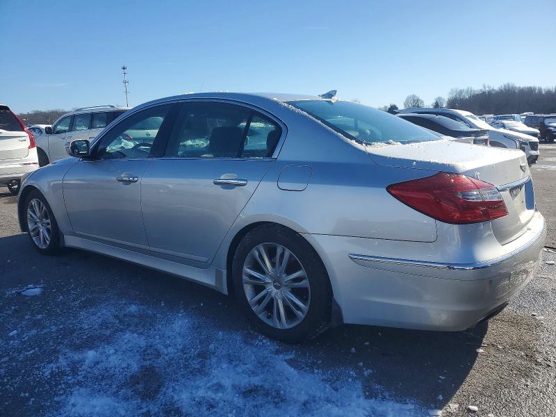 Photo 3 from auction – 2013 HYUNDAI GENESIS 3. with VIN KMHGC4DD5DU225003