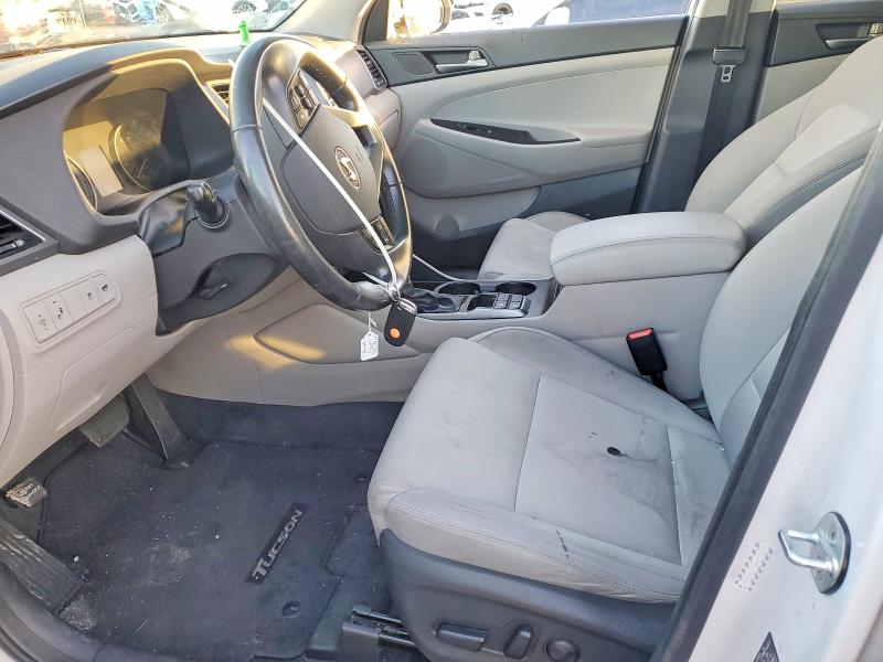 Photo 7 from auction – 2017 HYUNDAI TUCSON with VIN KM8J33A29HU470105