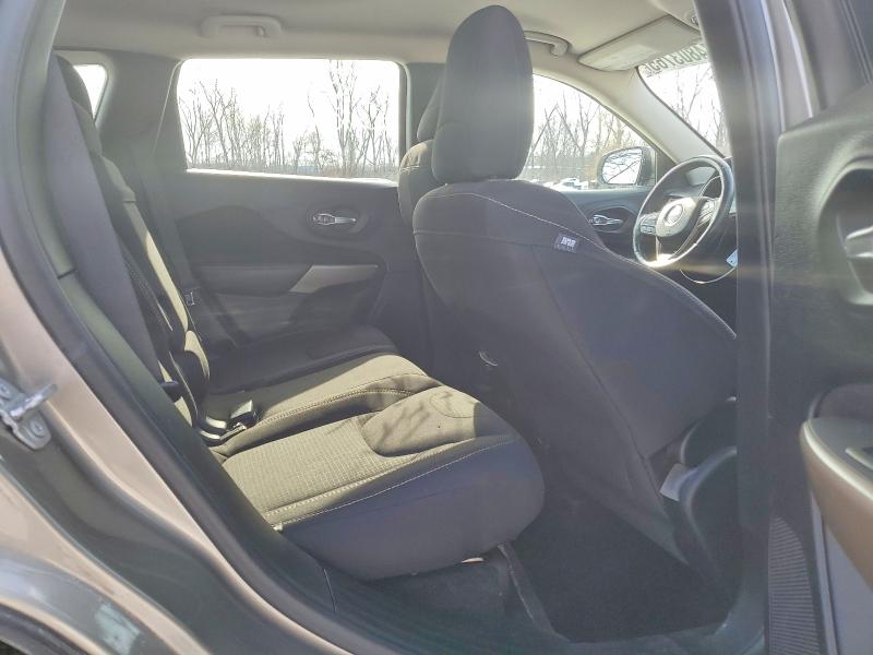 Photo 11 from auction – 2017 JEEP CHEROKEE L with VIN 1C4PJMCS1HW582716