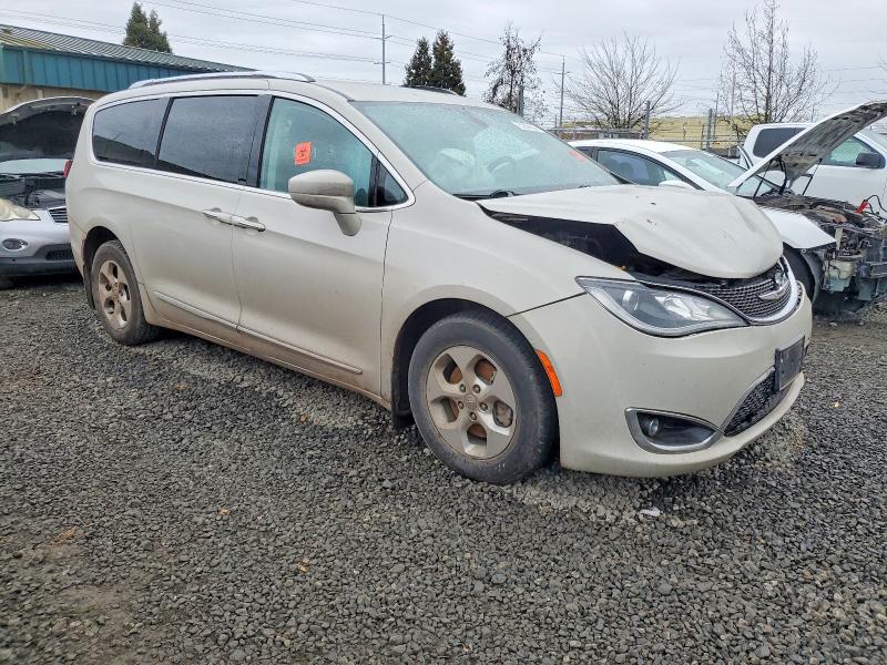 Photo 4 from auction – 2017 CHRYSLER PACIFICA T with VIN 2C4RC1EG7HR570198