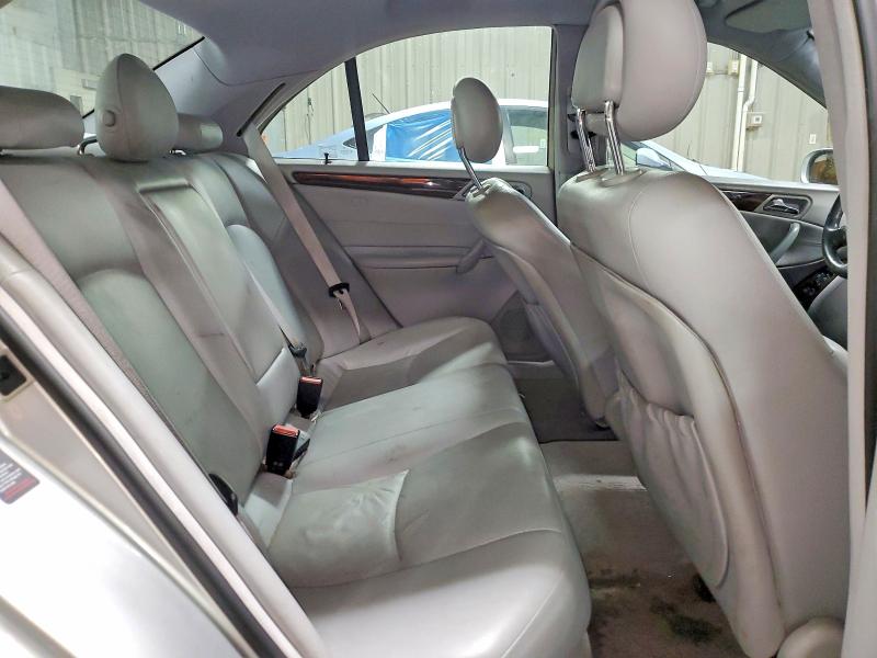 Photo 10 from auction – 2002 MERCEDES-BENZ C with VIN WDBRF61J72F154770