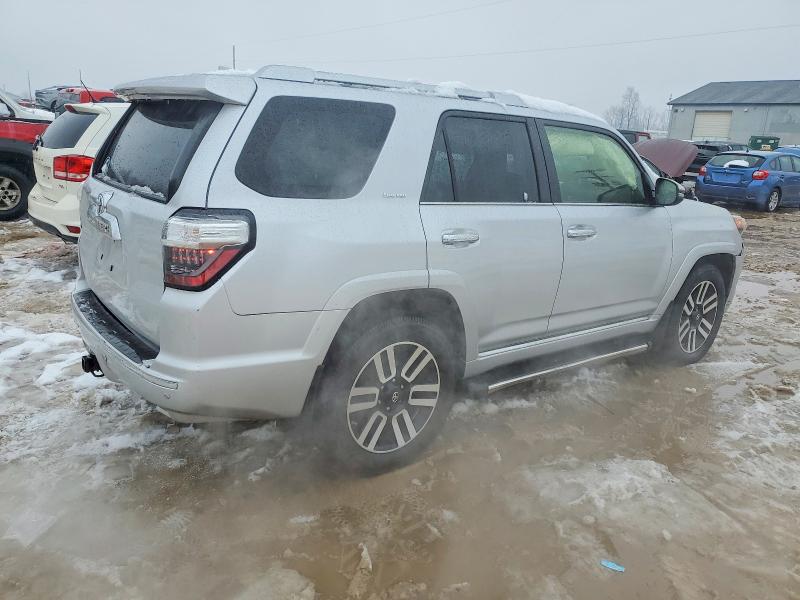 Photo 3 from auction – 2018 TOYOTA 4RUNNER SR with VIN JTEBU5JR0J5530184
