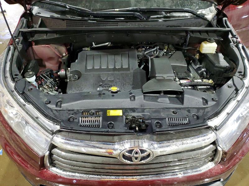 Photo 12 from auction – 2015 TOYOTA HIGHLANDER with VIN 5TDBKRFH2FS183055