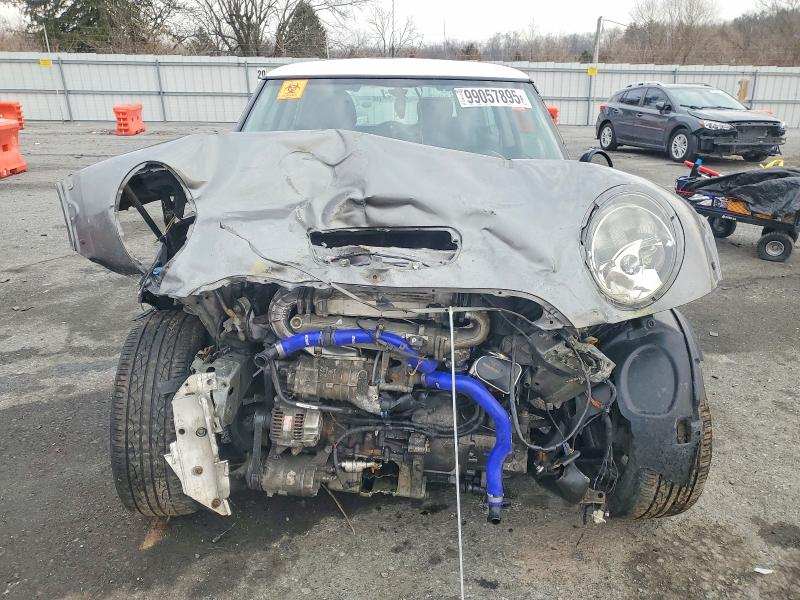 Photo 5 from auction – 2002 MINI COOPER S with VIN WMWRE33442TD51648