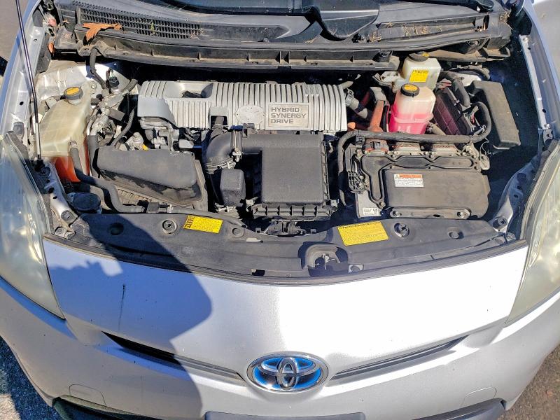 Photo 11 from auction – 2013 TOYOTA PRIUS with VIN JTDKN3DU9D1711074
