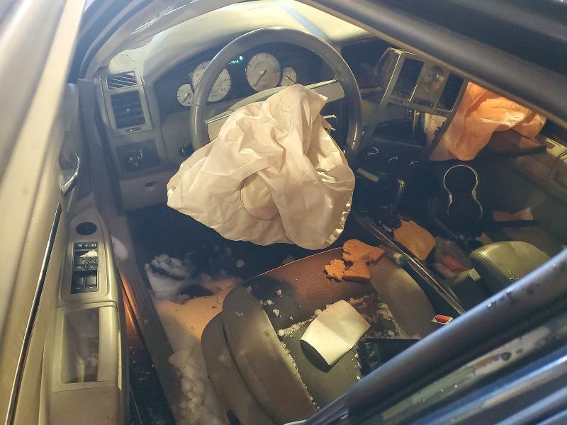 Photo 8 from auction – 2008 CHRYSLER 300 with VIN 2C3LA53G08H238233