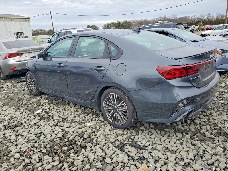 Photo 2 from auction – 2022 KIA FORTE GT L with VIN 3KPF54AD5NE421702