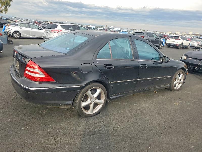 Photo 3 from auction – 2006 MERCEDES-BENZ C with VIN WDBRF52H96A907286
