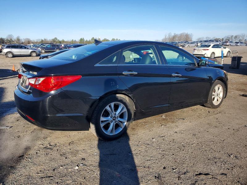 Photo 3 from auction – 2011 HYUNDAI SONATA SE with VIN 5NPEC4AC5BH219314