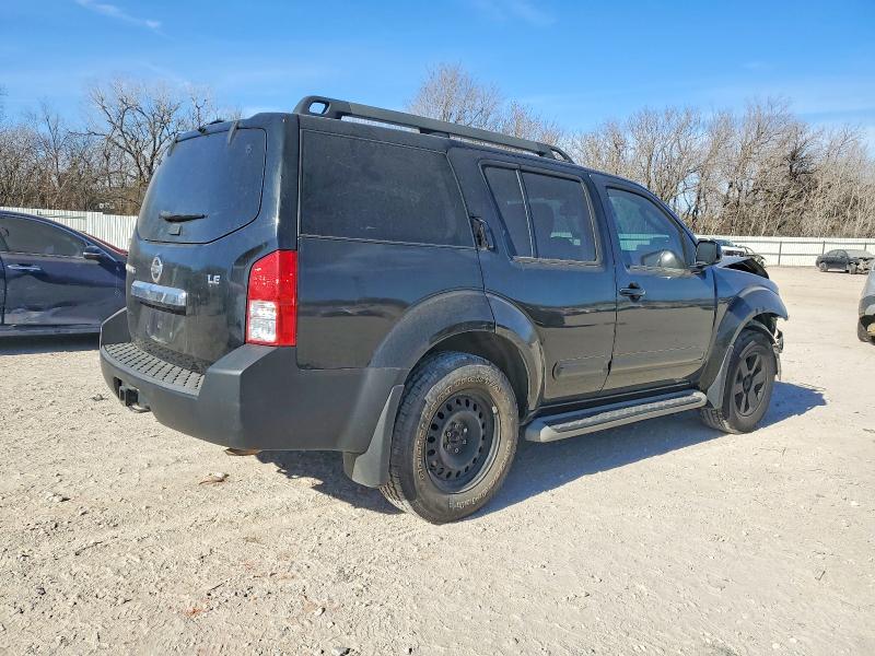 Photo 3 from auction – 2011 NISSAN PATHFINDER with VIN 5N1AR1NN8BC619902