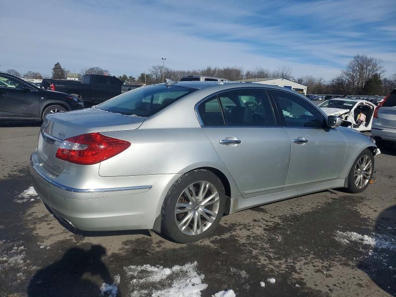 Photo 4 from auction – 2013 HYUNDAI GENESIS 3. with VIN KMHGC4DD5DU225003