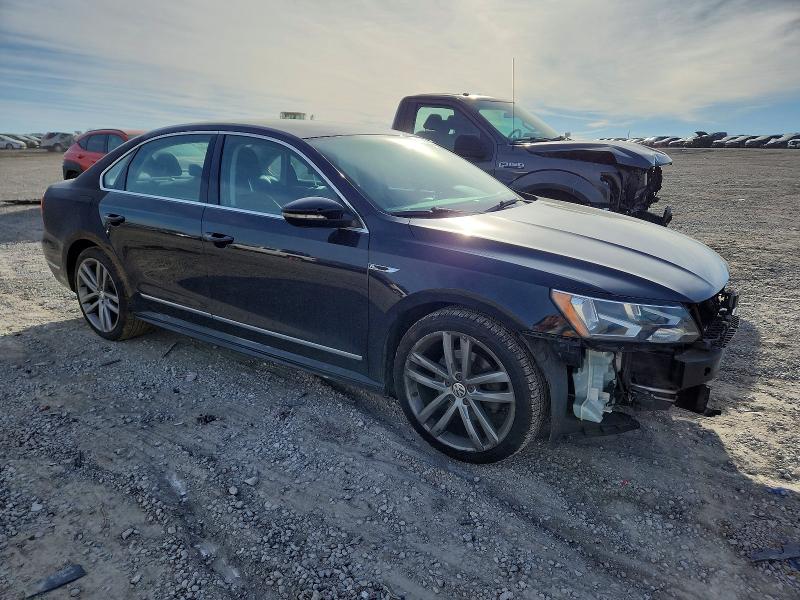 Photo 4 from auction – 2017 VOLKSWAGEN PASSAT R-L with VIN 1VWDT7A37HC042666