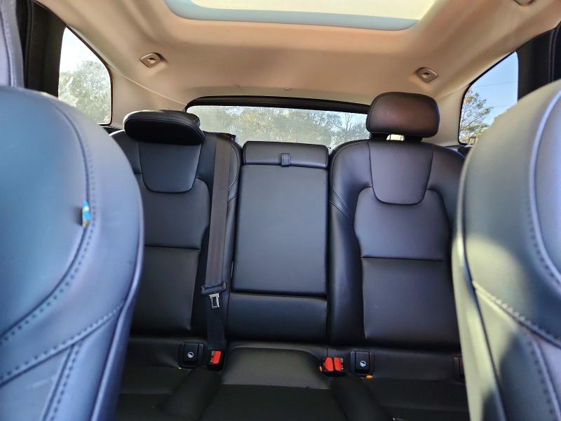 Photo 10 from auction – 2025 VOLVO XC60 with VIN YV4M12RC1S1087604
