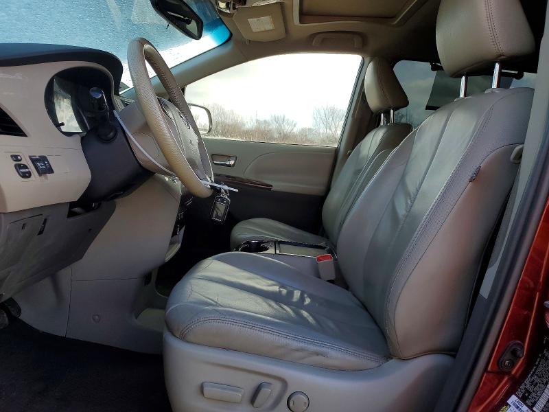 Photo 7 from auction – 2011 TOYOTA SIENNA XLE with VIN 5TDYK3DCXBS076053