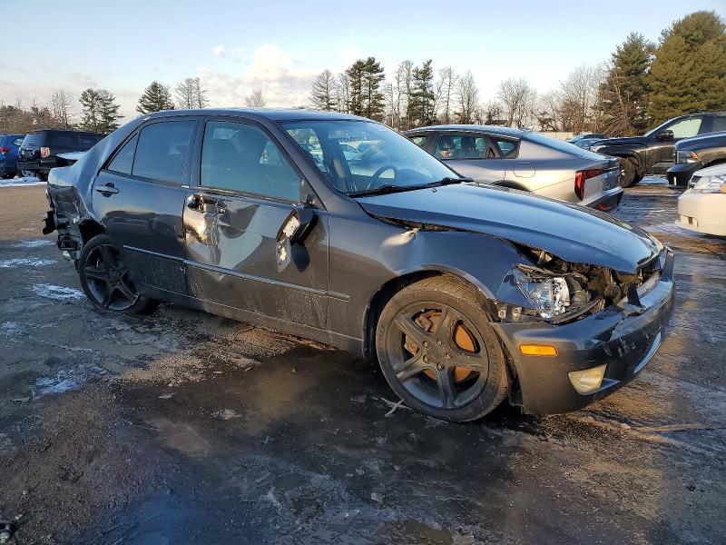 Photo 4 from auction – 2001 LEXUS IS with VIN JTHBD182410010457