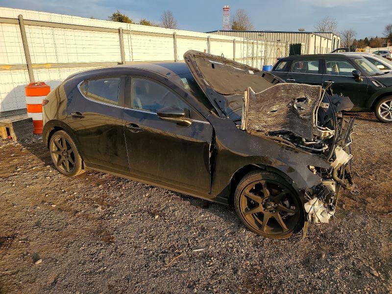 Photo 4 from auction – 2019 MAZDA 3 with VIN JM1BPAMM3K1118600